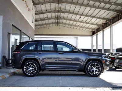 2023 جييب جراند شيروكي ساميت