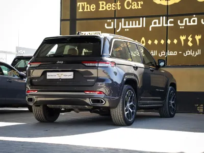 2023 جييب جراند شيروكي ساميت