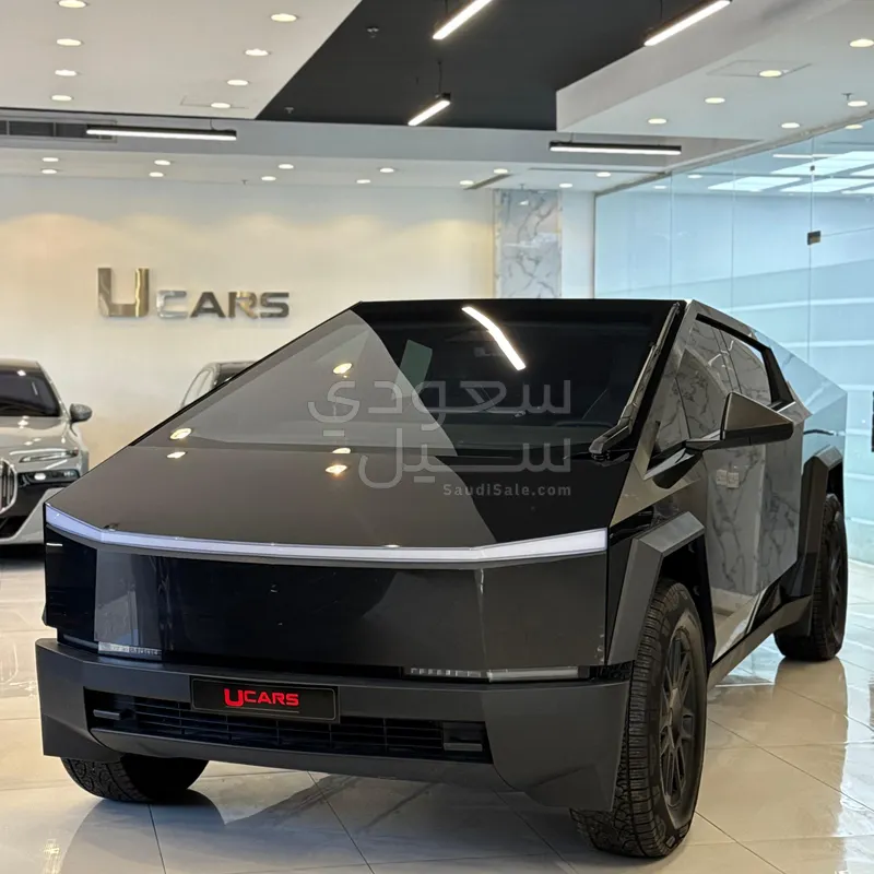 2025 تيسلا سايبر تراك