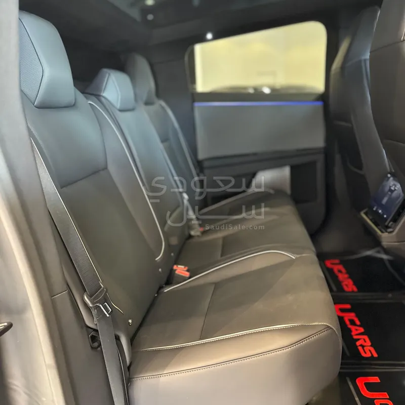 2025 تيسلا سايبر تراك