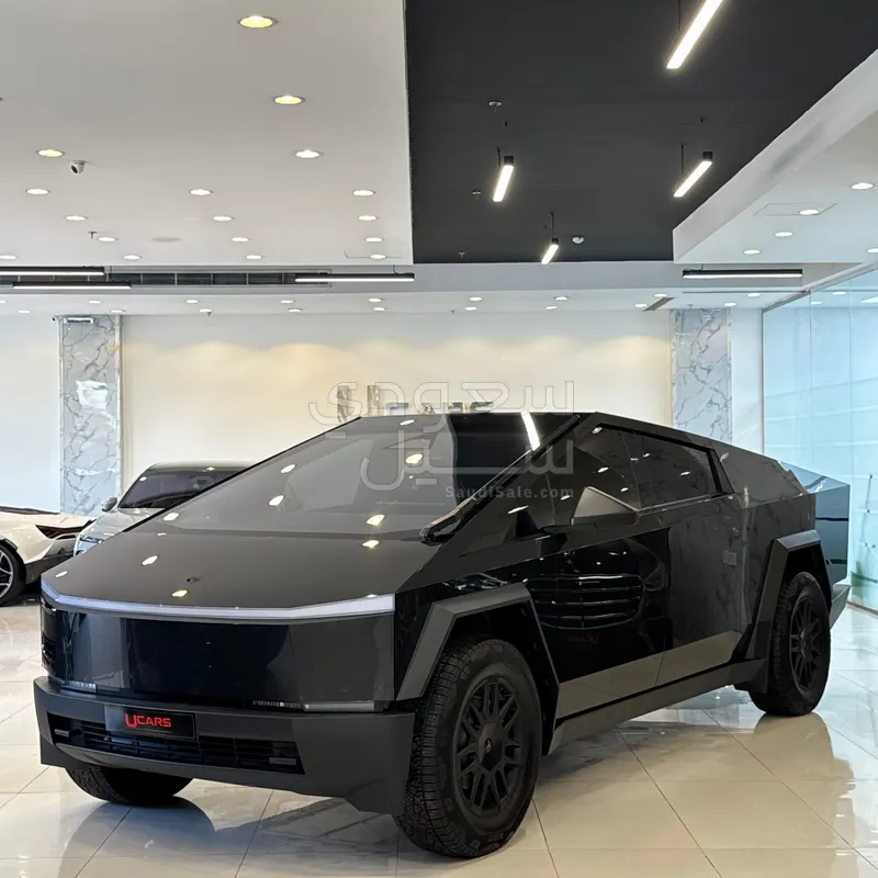 2025 تيسلا سايبر تراك