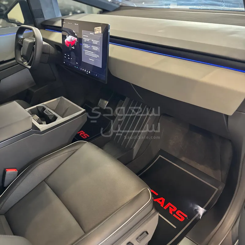 2025 تيسلا سايبر تراك