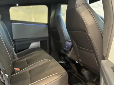 2025 تيسلا سايبر تراك