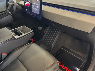 2025 تيسلا سايبر تراك