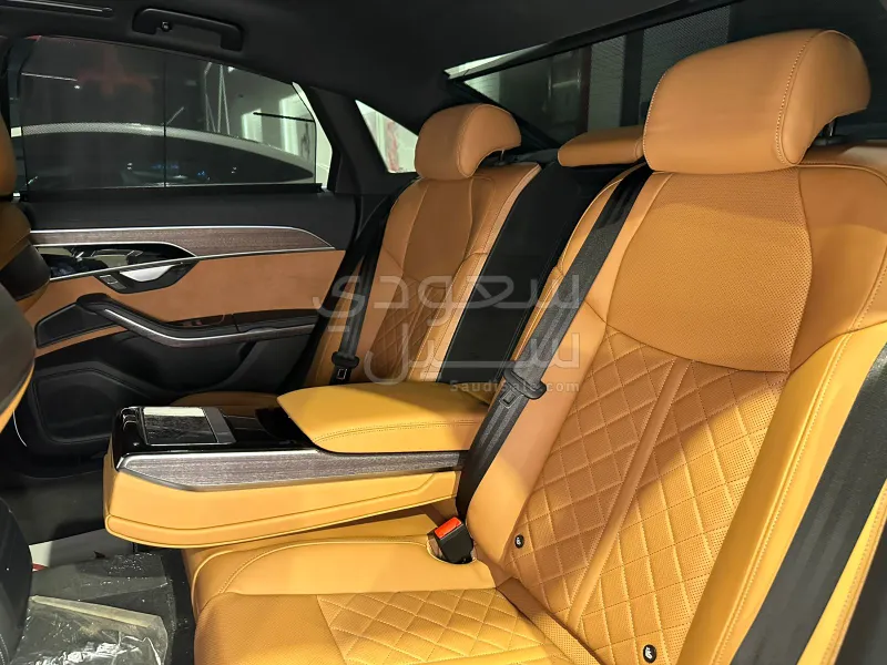 2024 اودي اي 8