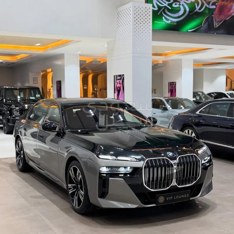 2024 بي ام دبليو الفئة السابعة 735أي