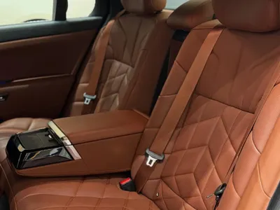 2024 بي ام دبليو الفئة السابعة 735أي