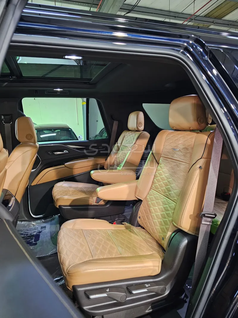 2022 كاديلاك اسكاليد