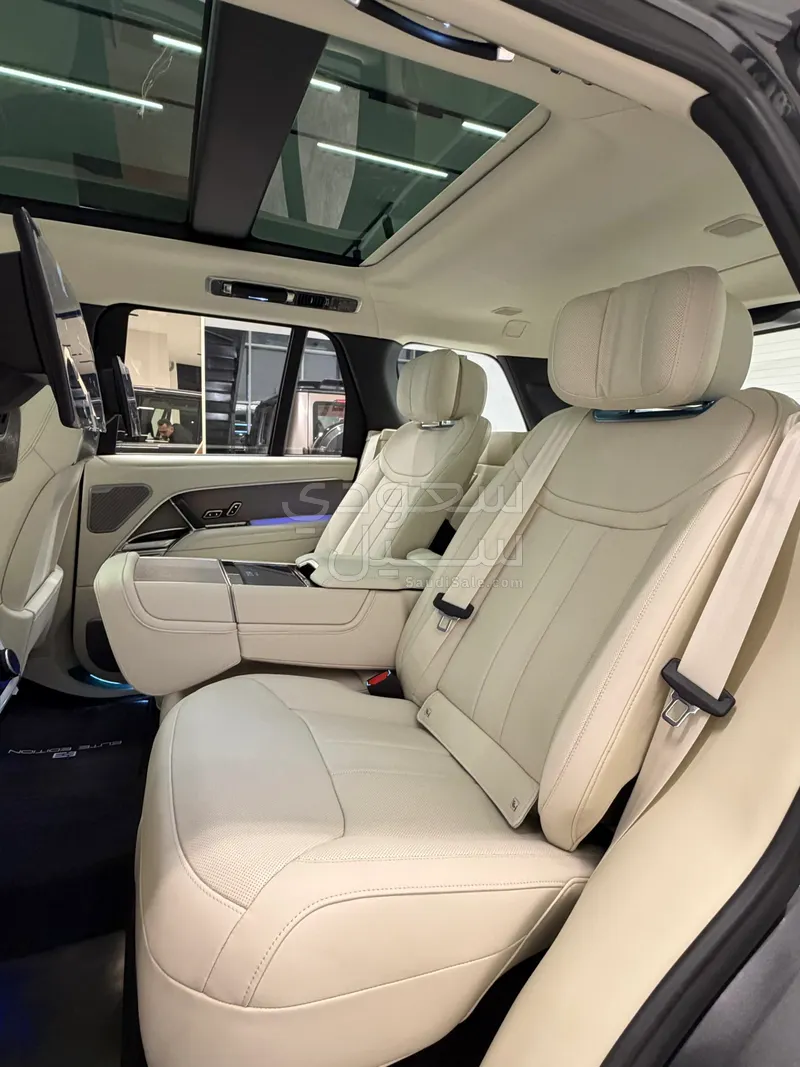 2025 لاند روفر رينج روفر اوتوبيوغرافي