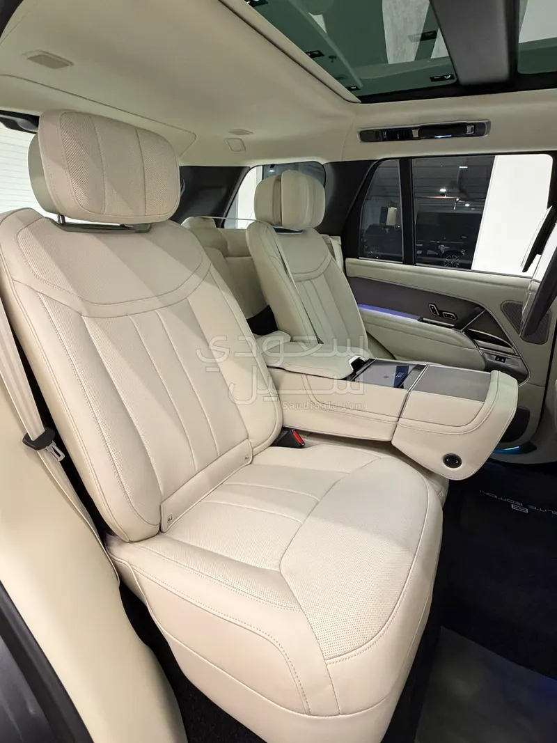 2025 لاند روفر رينج روفر اوتوبيوغرافي