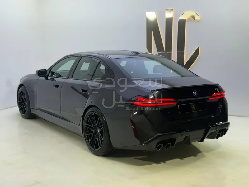 2025 بي ام دبليو الفئة ام إم 5