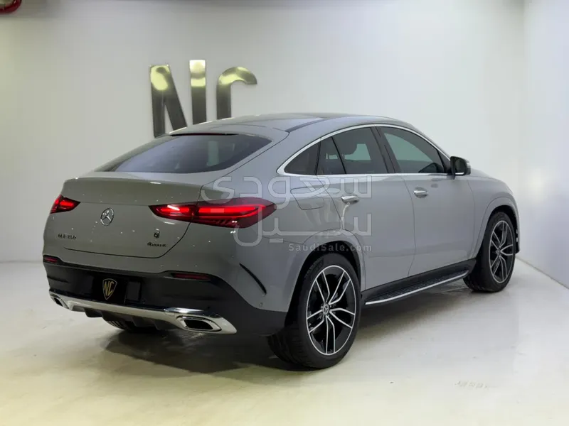 2025 مرسيدس - بنز جي إل إي 450