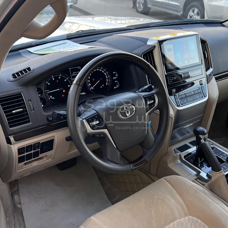 2021 تويوتا لاند كروزر في اكس ار