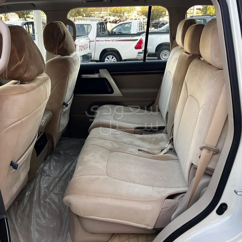 2021 تويوتا لاند كروزر في اكس ار