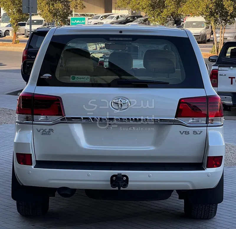 2021 تويوتا لاند كروزر في اكس ار