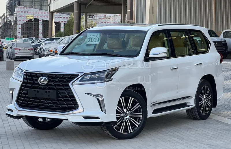 2019 لكزس إل إكس 570 اس