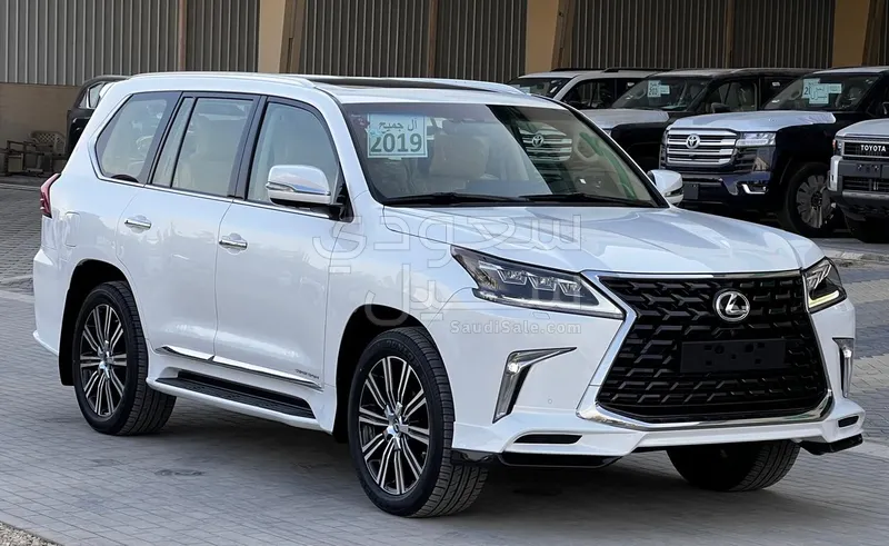 2019 لكزس إل إكس 570 اس