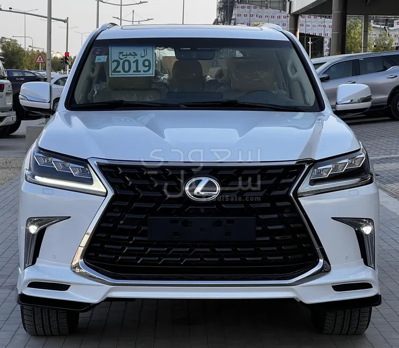 2019 لكزس إل إكس 570 اس