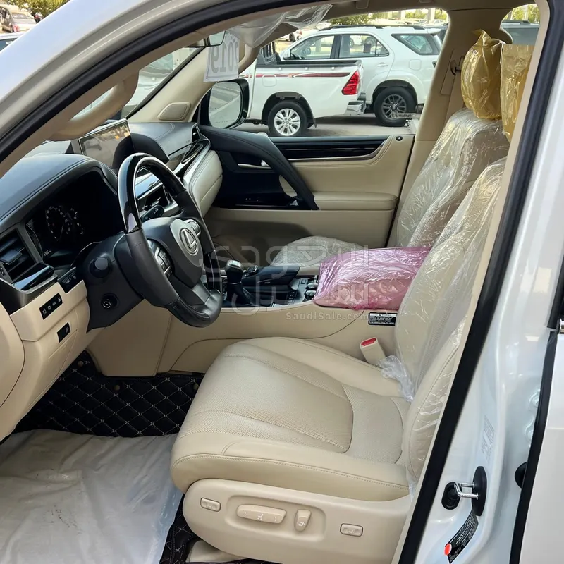 2019 لكزس إل إكس 570 اس