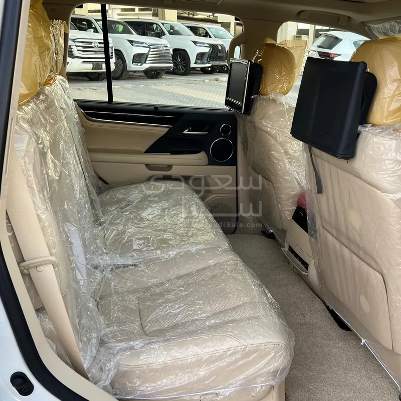 2019 لكزس إل إكس 570 اس