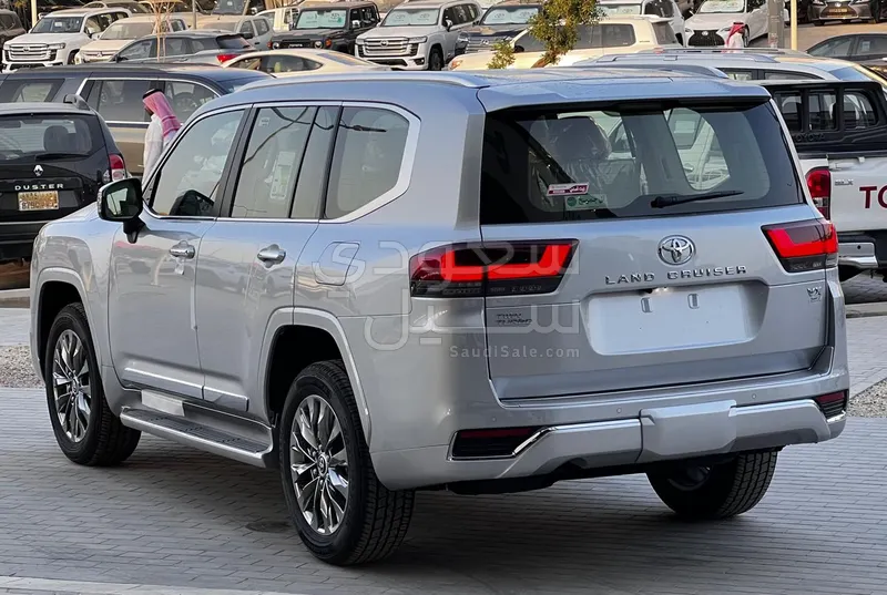 2024 تويوتا لاند كروزر في اكس