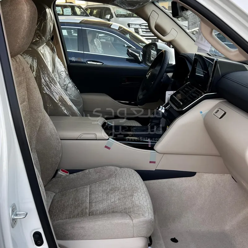 2024 تويوتا لاند كروزر جي اكس ار