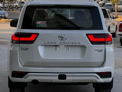 2024 تويوتا لاند كروزر جي اكس ار