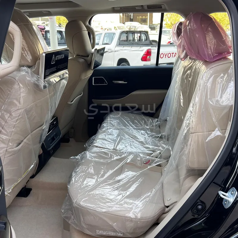 2024 تويوتا لاند كروزر جي اكس ار