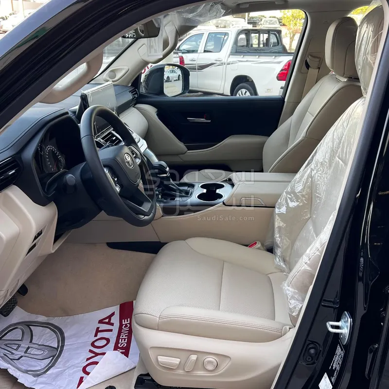 2024 تويوتا لاند كروزر جي اكس ار