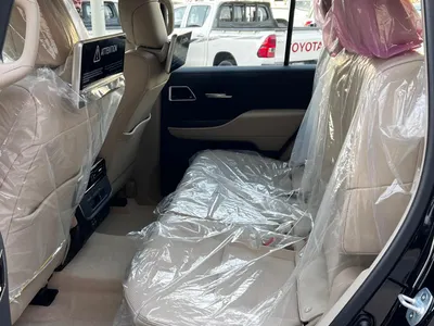 2024 تويوتا لاند كروزر جي اكس ار