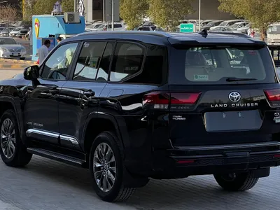 2024 تويوتا لاند كروزر جي اكس ار