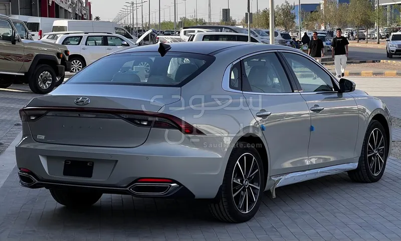 2023 Hyundai Azera Smart