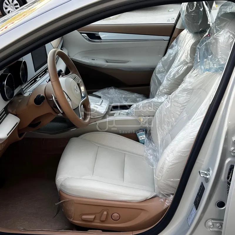 2023 Hyundai Azera Smart