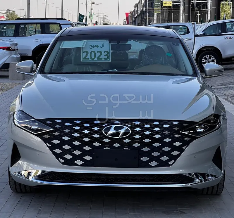 2023 Hyundai Azera Smart