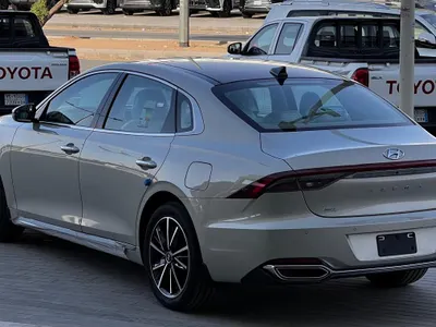 2023 Hyundai Azera Smart