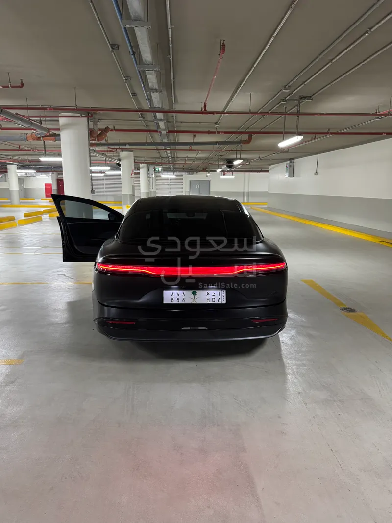 2025 لوسيد اير بيور