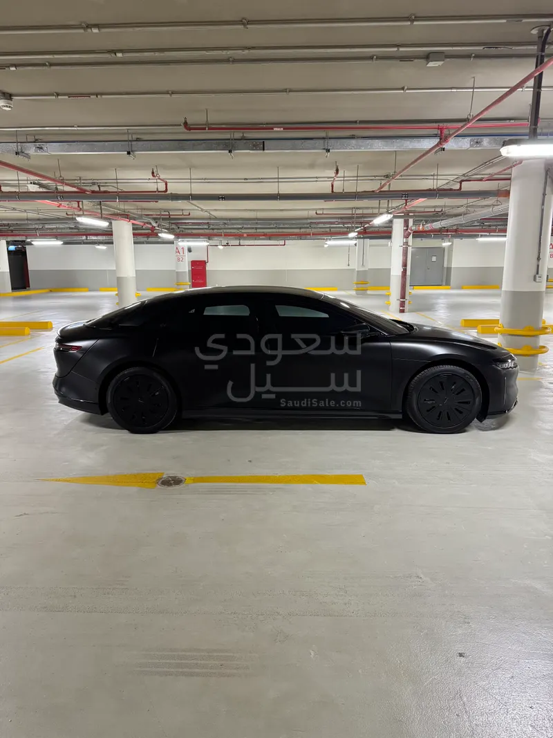 2025 لوسيد اير بيور