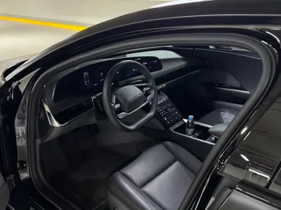 2025 لوسيد اير بيور