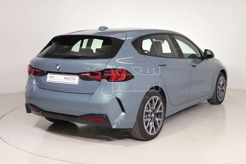 2025 بي ام دبليو الفئة الاولى 118 أي