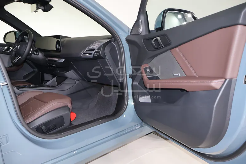 2025 بي ام دبليو الفئة الاولى 118 أي