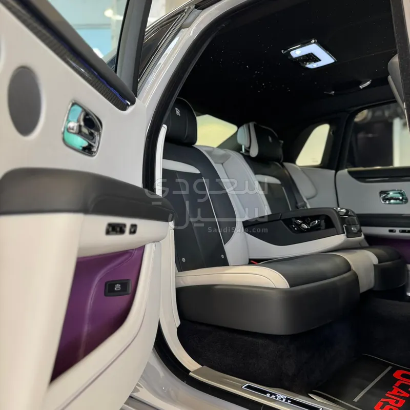 2022 رولز رويس قوست بلاك بادج