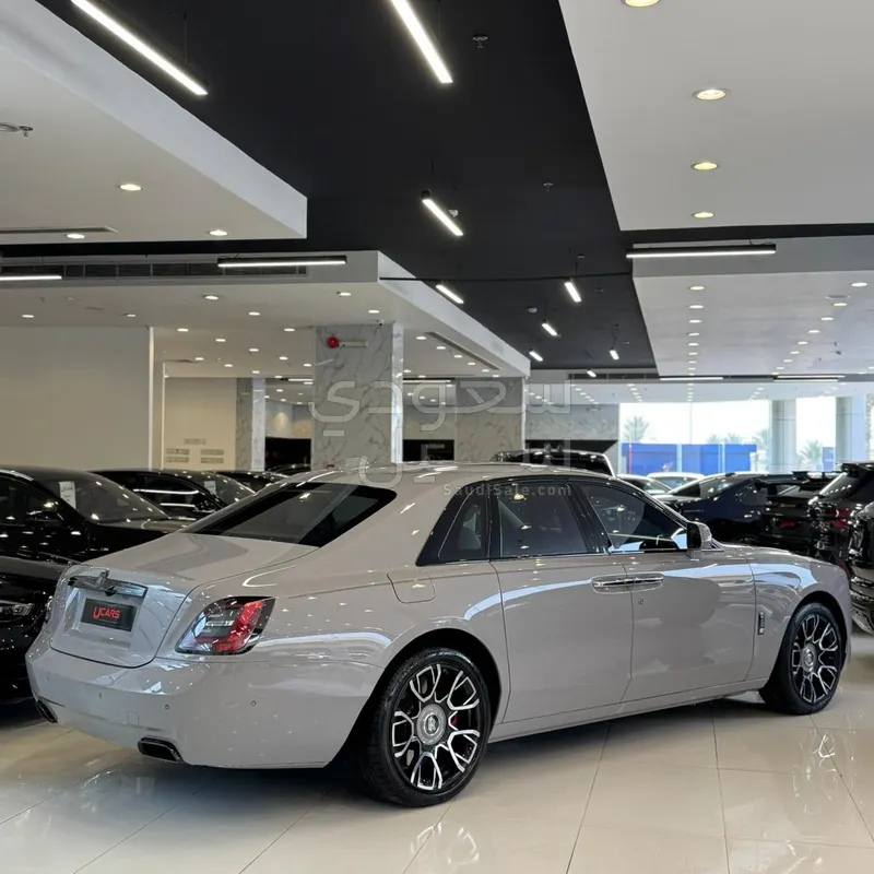 2022 رولز رويس قوست بلاك بادج