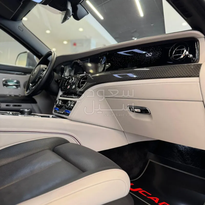 2022 رولز رويس قوست بلاك بادج