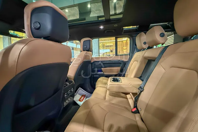 2026 لاند روفر ديفيندر اس اي