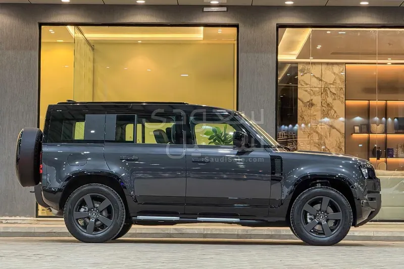 2026 لاند روفر ديفيندر اس اي