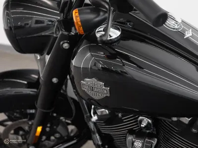 2023 هارلي ديفيدسون في رود نايت رود سبيشل