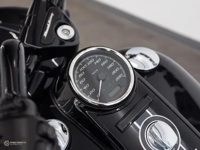 2023 هارلي ديفيدسون في رود نايت رود سبيشل