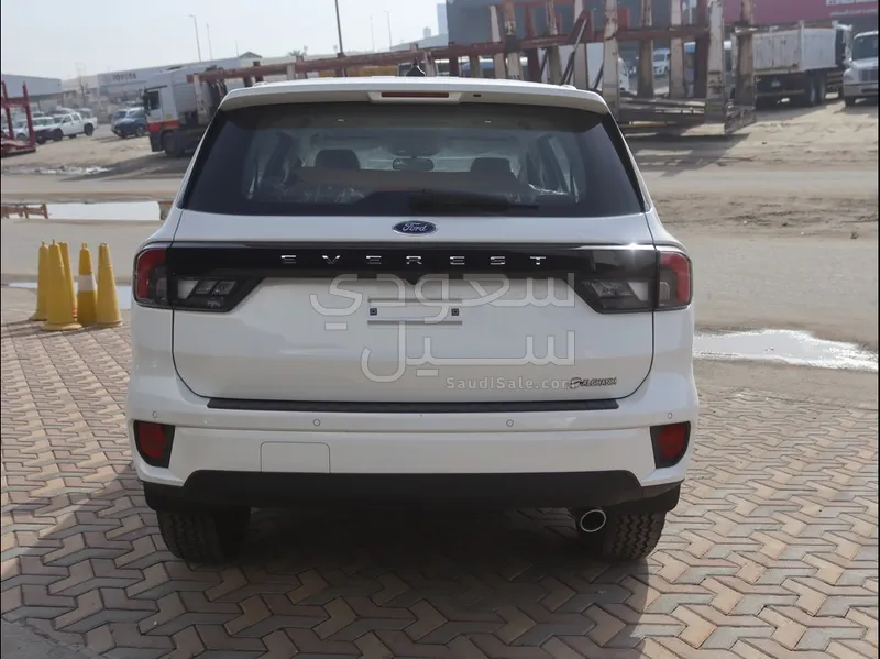 2025 فورد ايفرست