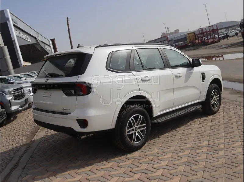 2025 فورد ايفرست