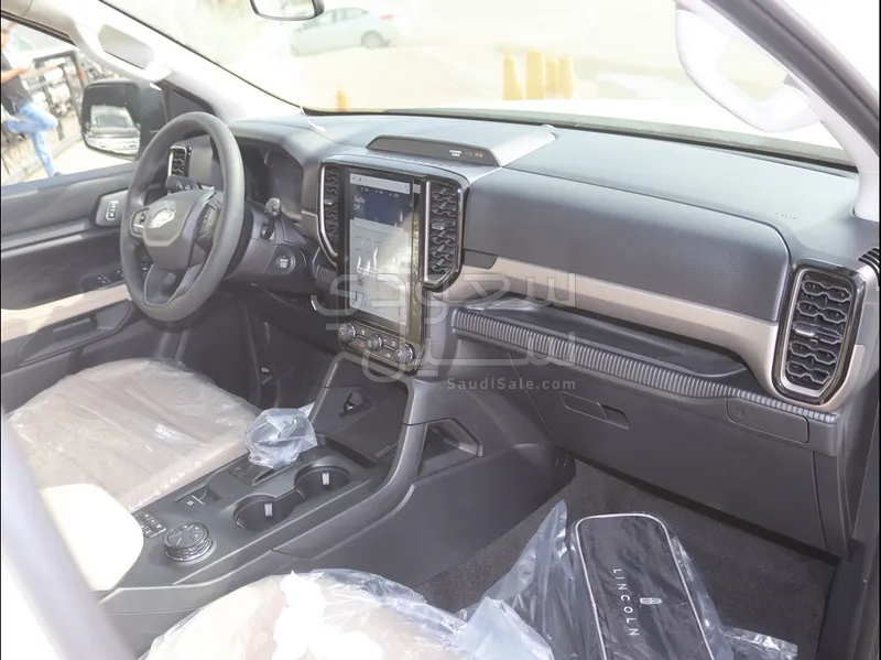 2025 فورد ايفرست